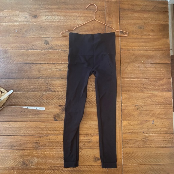 SPANX women’s Black Leggings - Picture 3 of 7